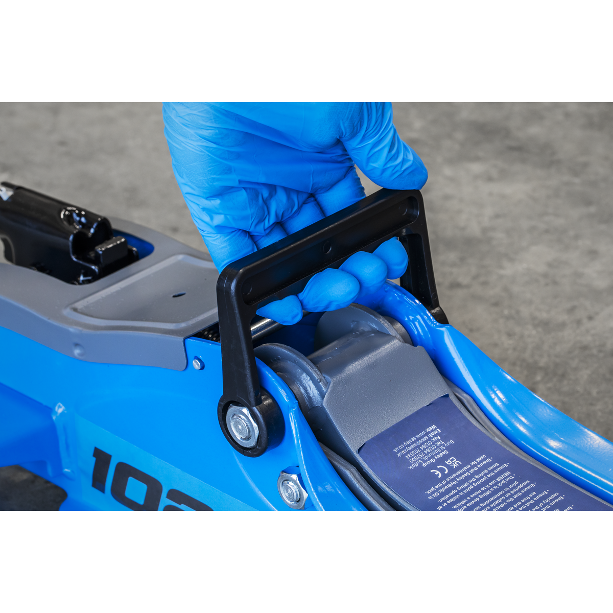 Sealey 1020LEB Low Profile Short Chassis Trolley Jack 2 Tonne - Blue - additional view 3