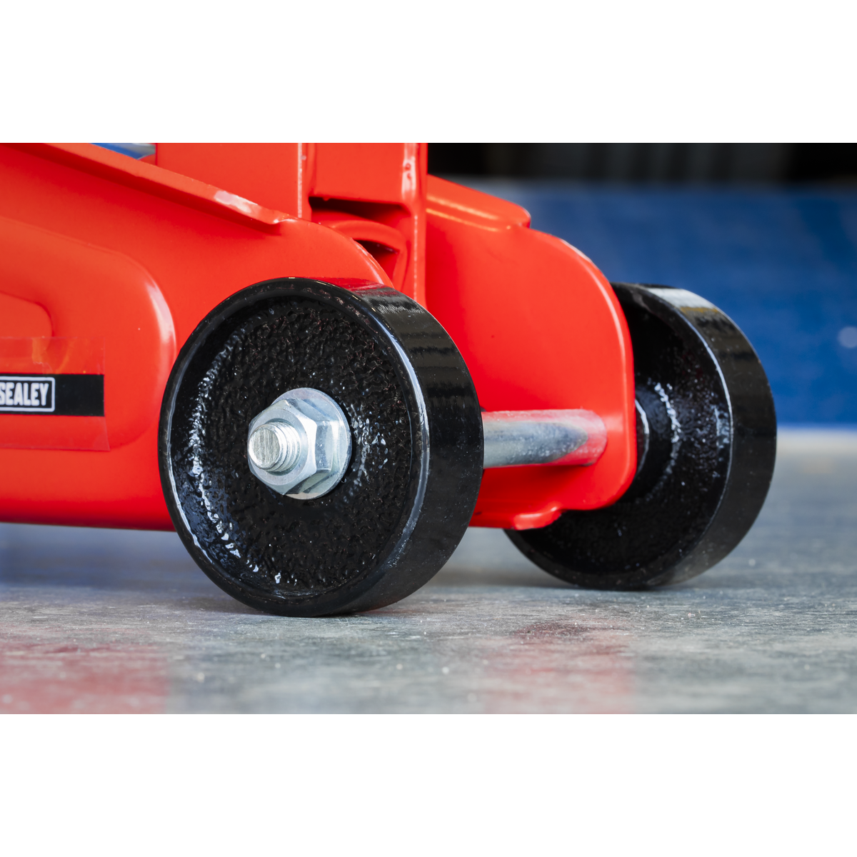 Sealey 1050CXD Short Chassis Trolley Jack with Storage Case 2 Tonne - additional view 2