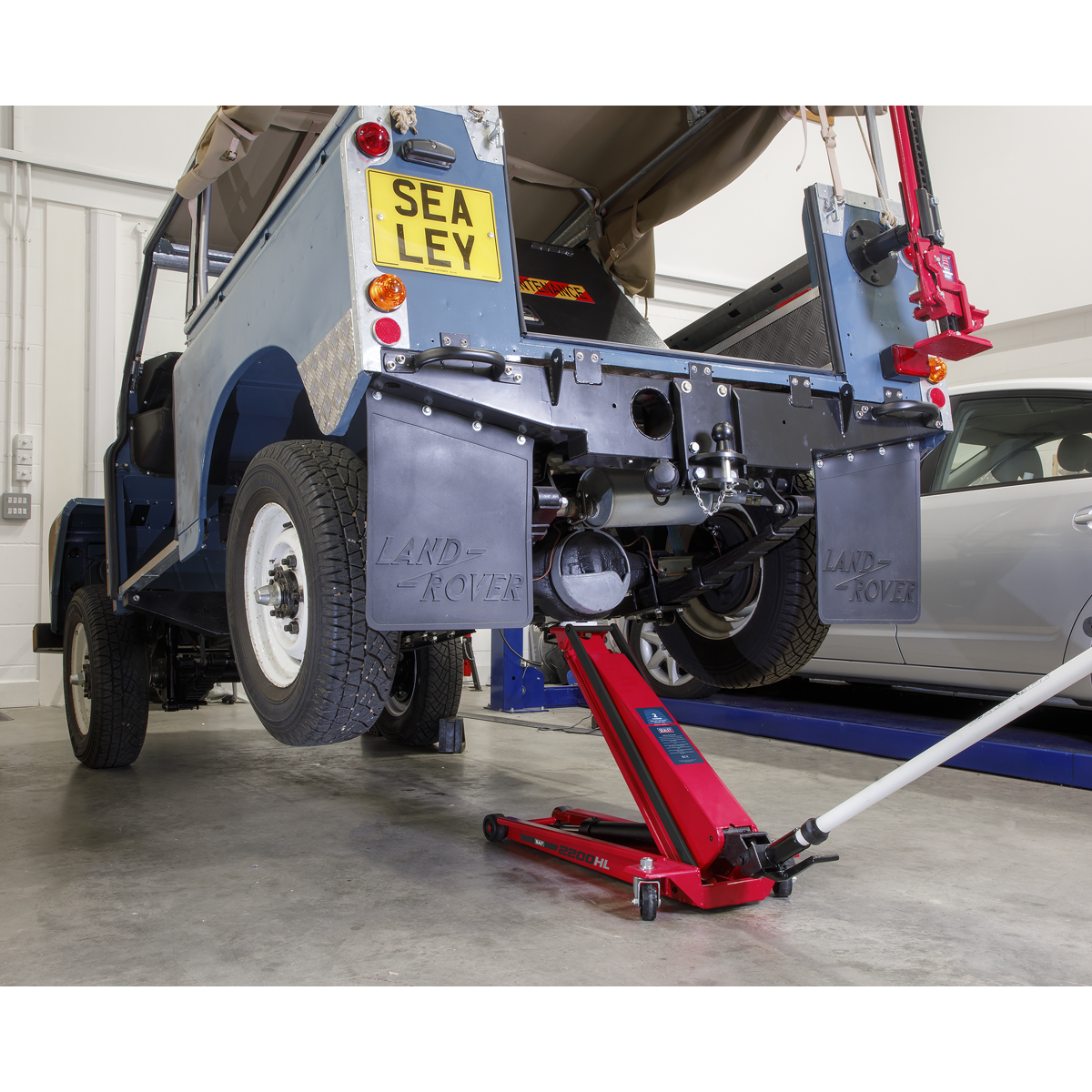 Sealey 2200HL High Lift Low Profile Trolley Jack 2 Tonne - additional view 5