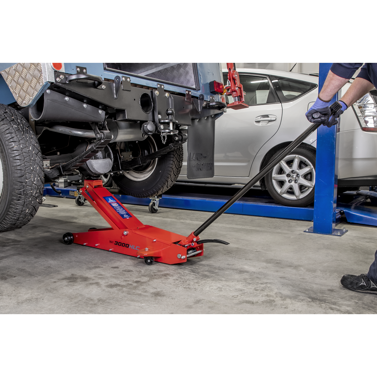 Sealey 3000HLC Premier Long Reach High Lift Trolley Jack 3 Tonne - additional view 3