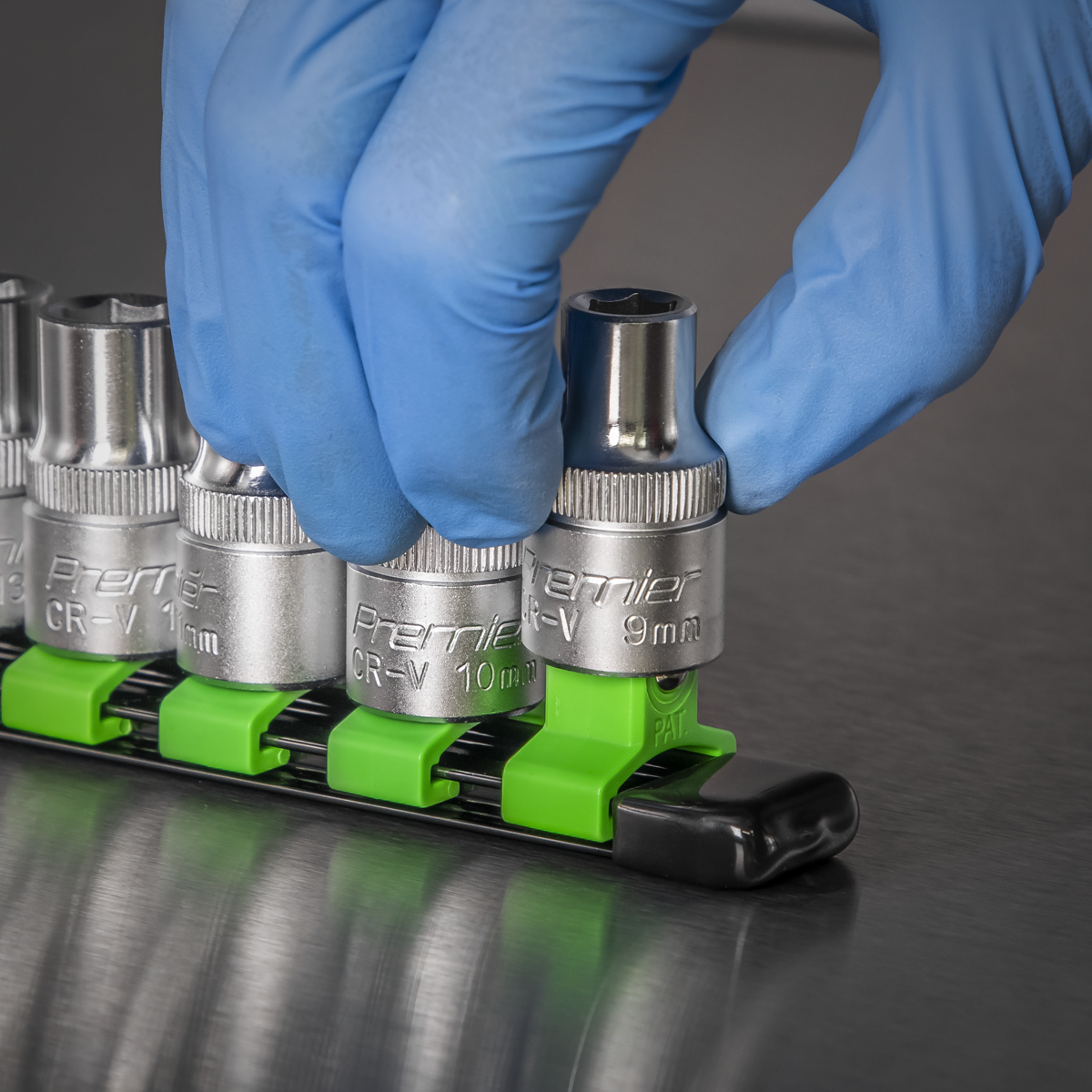 Sealey AK27054HV Premier Socket Retaining Rail with 16 Clips 1/2"Sq Drive - Hi-Vis Green - additional view 4