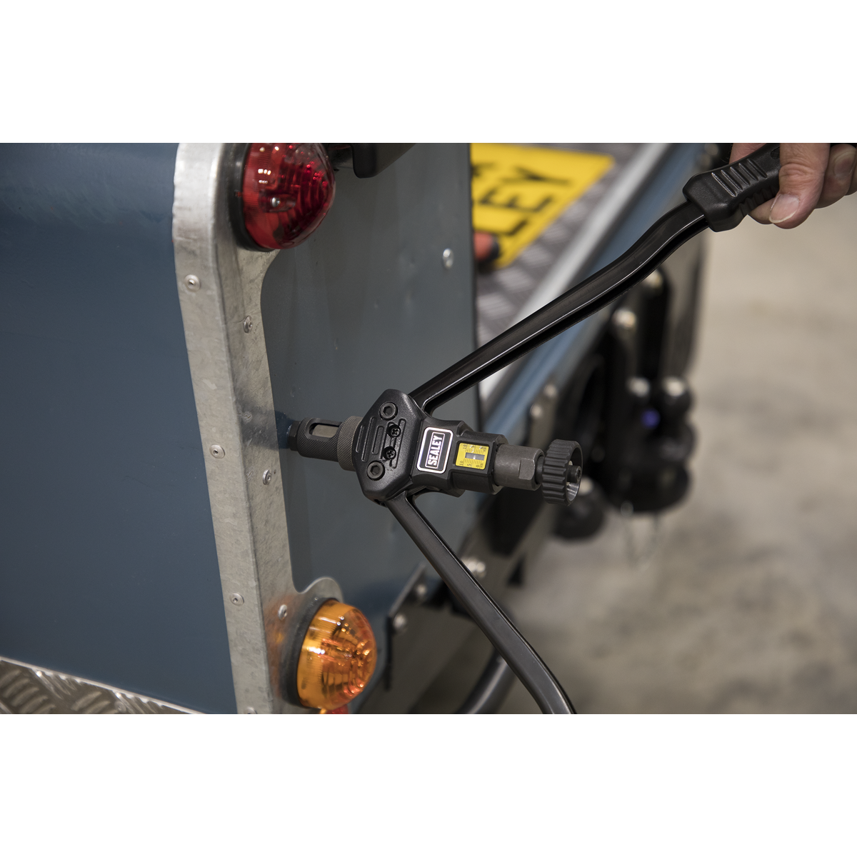 Sealey AK3985 Long-Arm Threaded Nut Riveter - additional view 8