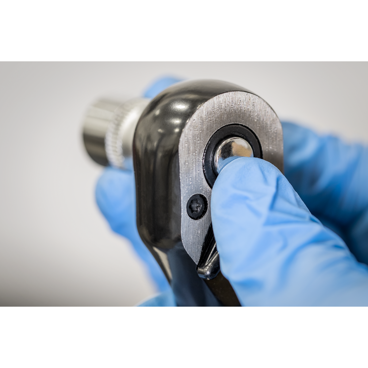 Sealey AK7998 Premier Black Ratchet Wrench 3/8"Sq Drive - additional view 3