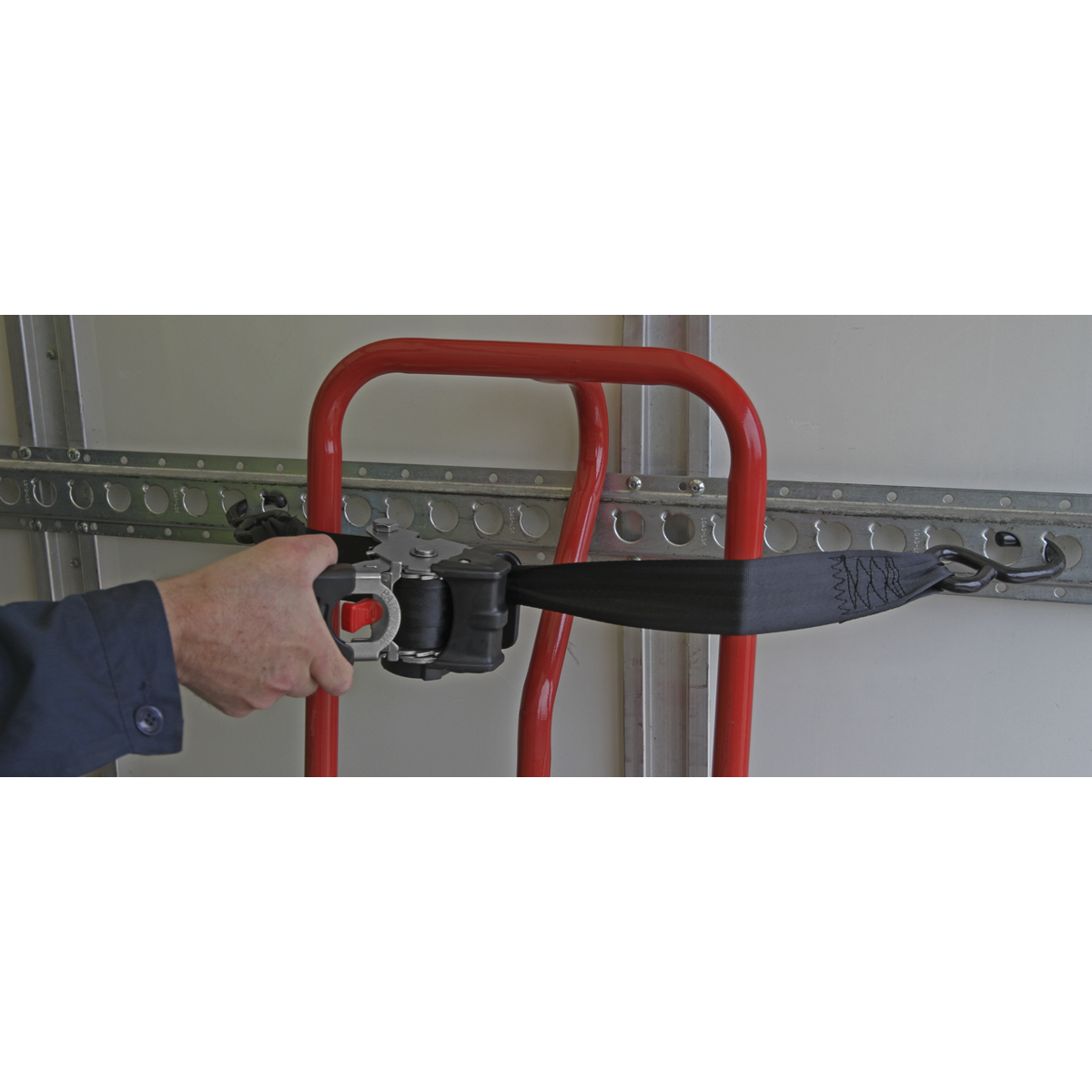 Sealey ATD50301 Auto Retractable Ratchet Strap 50mm x 3m - additional view 2