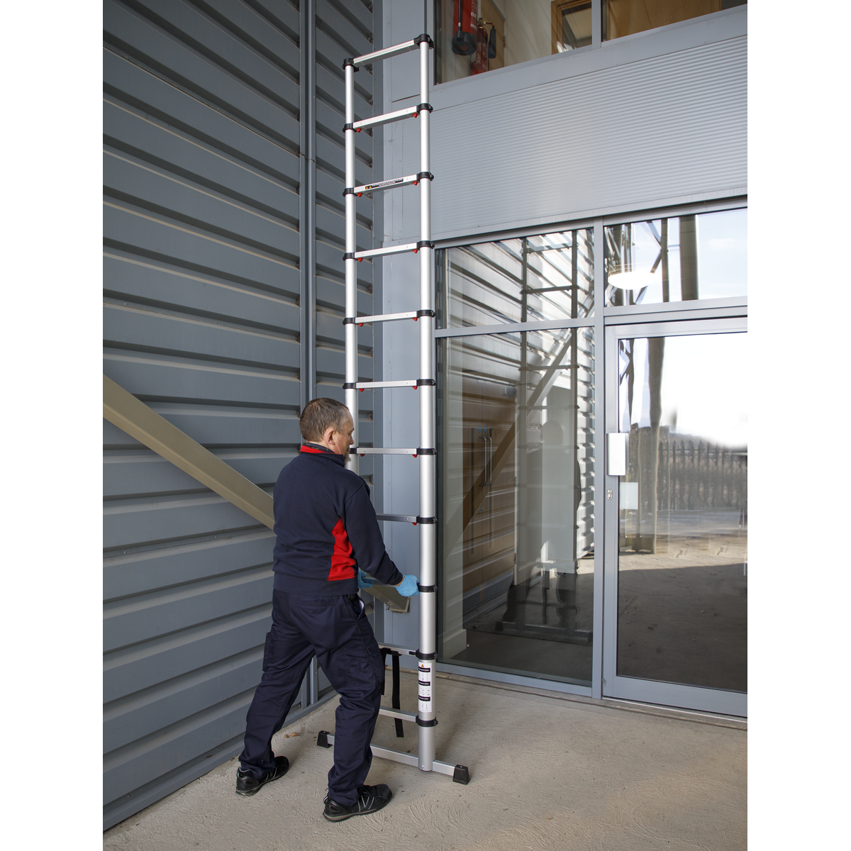 Sealey ATL11 Aluminium Professional Telescopic Ladder 11-Tread - EN 131 - additional view 4