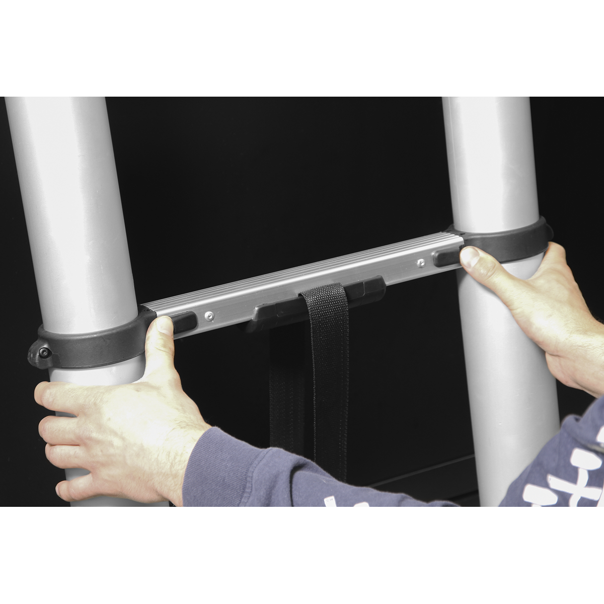 Sealey ATL11 Aluminium Professional Telescopic Ladder 11-Tread - EN 131 - additional view 6
