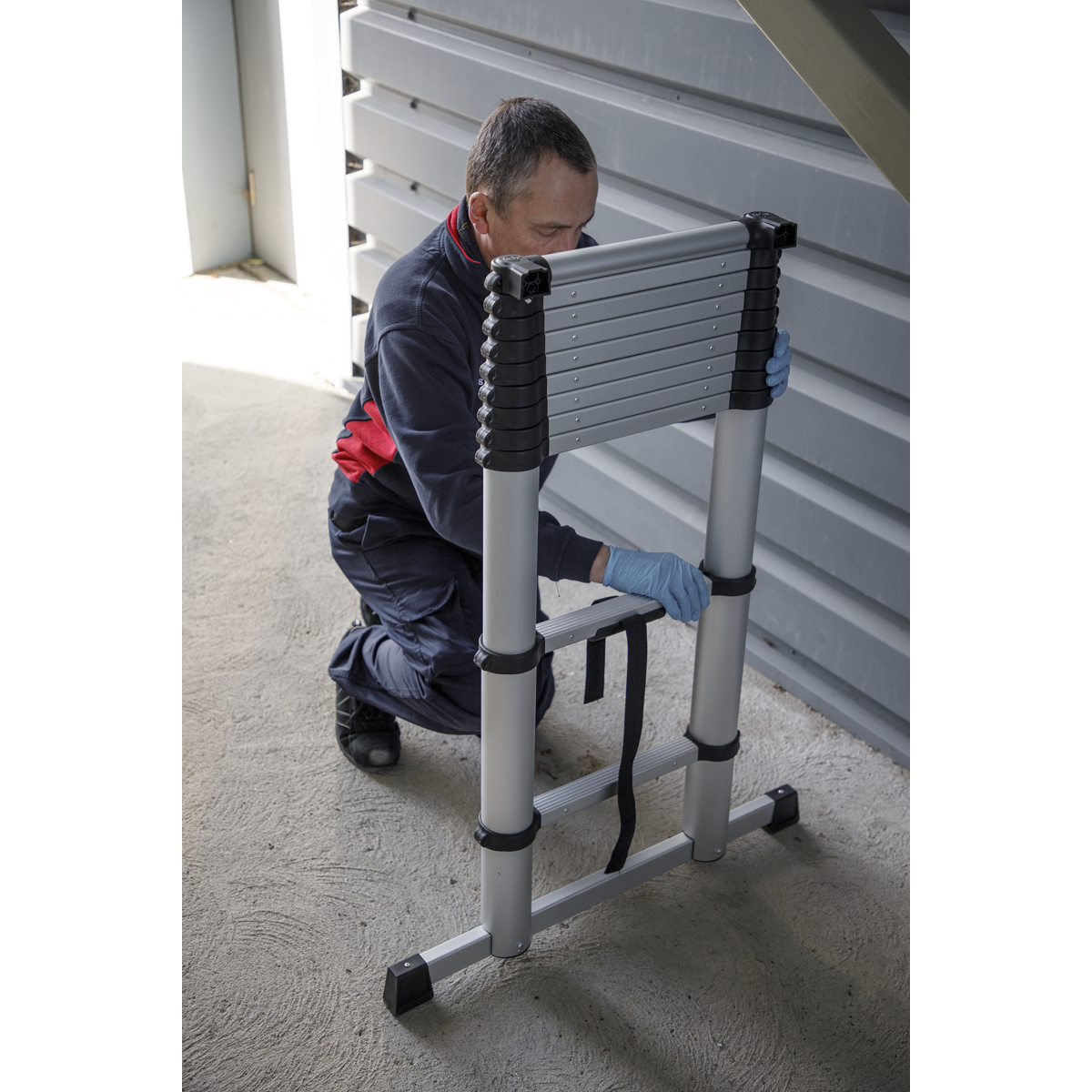 Sealey ATL11 Aluminium Professional Telescopic Ladder 11-Tread - EN 131 - additional view 7