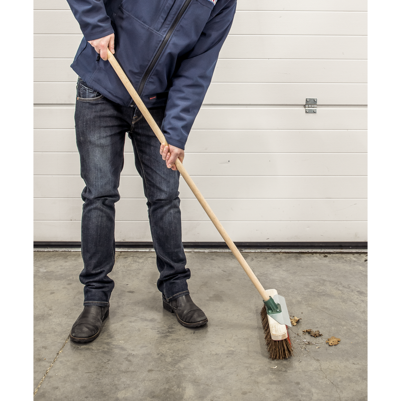 Sealey BM16SC Heavy-Duty Stiff/Hard Bristle Broom with Scraper 16"(405mm) - additional view 6