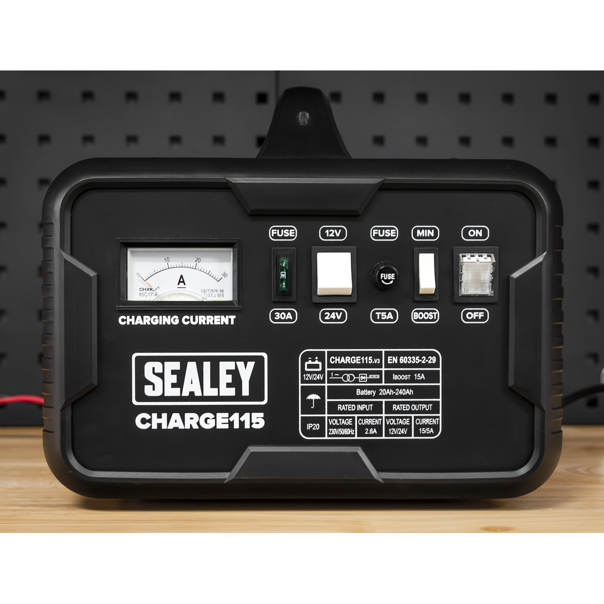 Sealey CHARGE115 12/24V Battery Charger 19A 230V - additional view 3