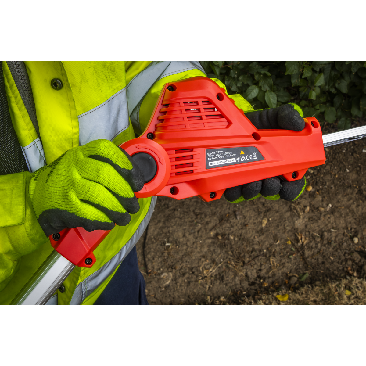 Sealey CP20VPHT SV20 Series 45cm Cordless Pole Hedge Trimmer 20V - Body Only - additional view 4
