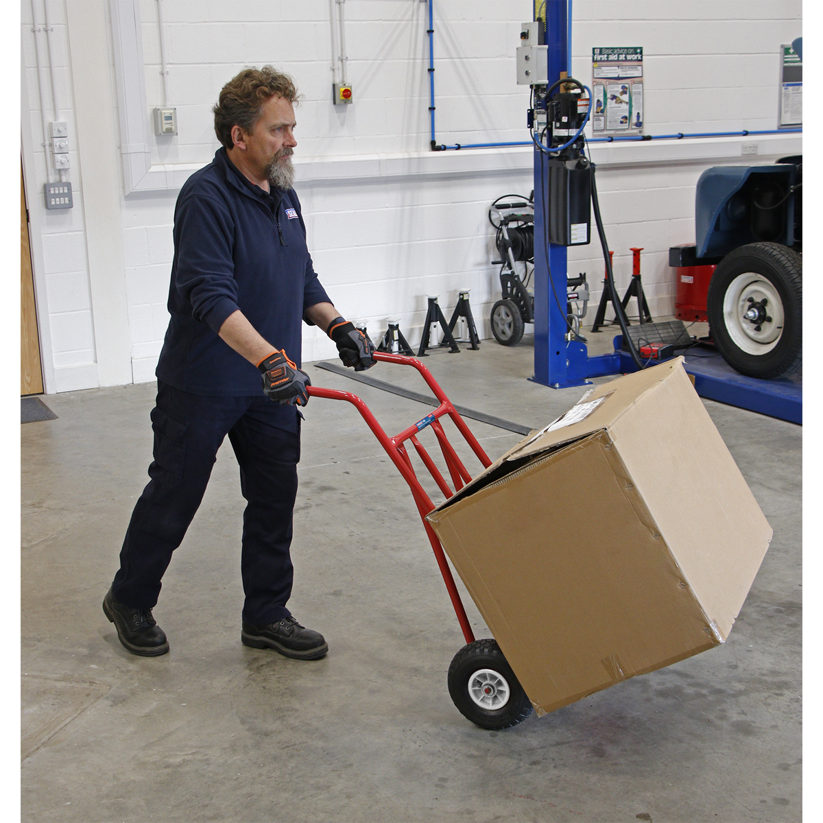 Sealey CST800 Folding Sack Truck with Pneumatic Tyres 150kg Capacity - additional view 4