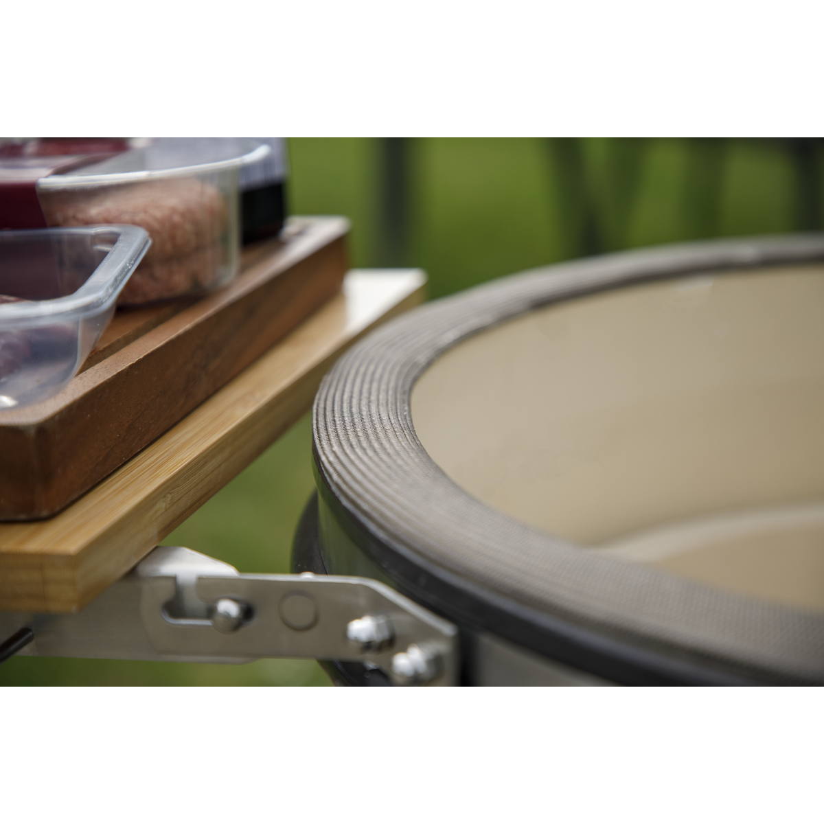 Dellonda DG159 Deluxe 22"(56cm) Ceramic Kamado Style BBQ with Wheeled Stand - additional view 15
