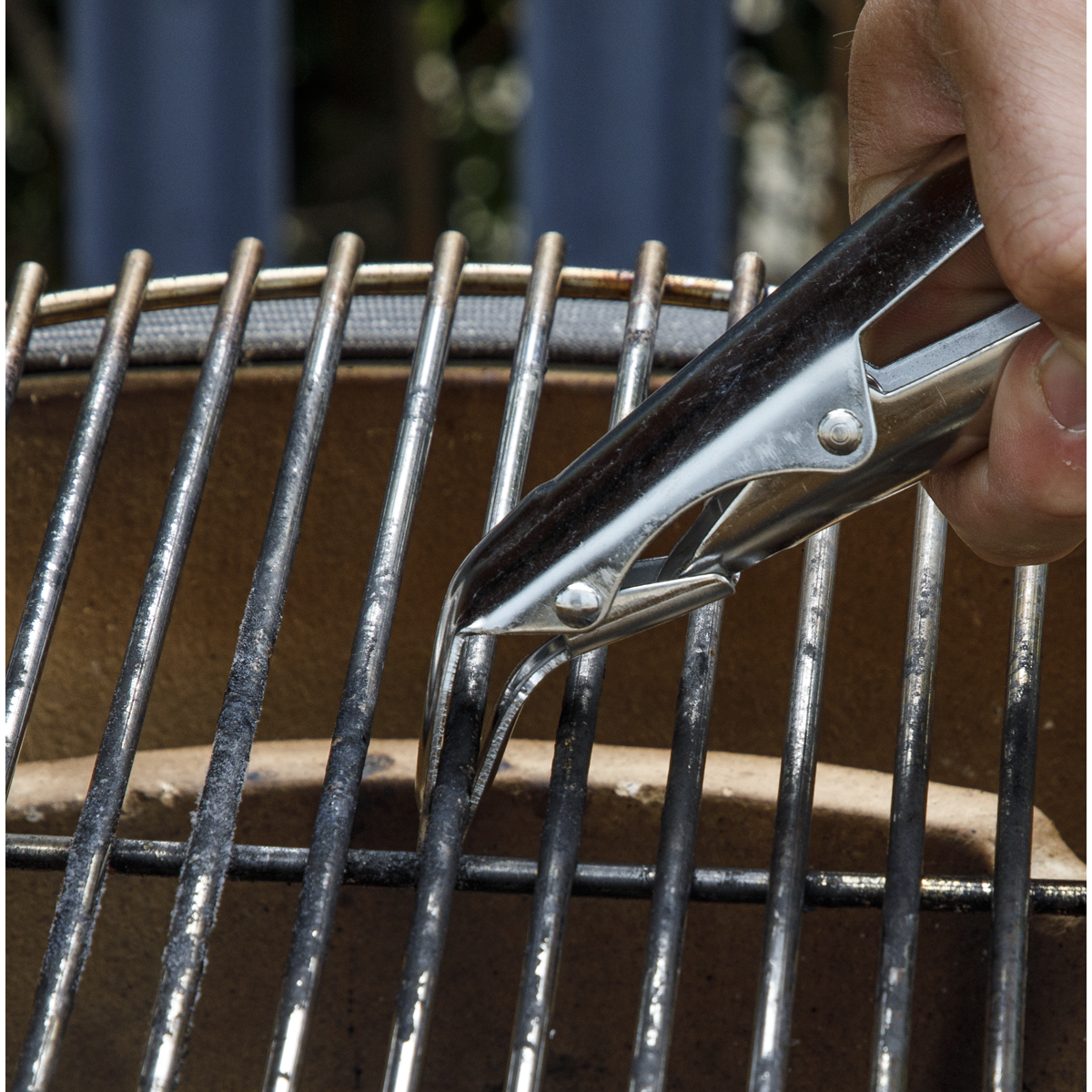 Dellonda DG181 Grill Grid Gripper for Kamado BBQs - additional view 5