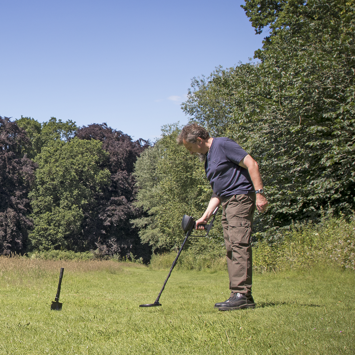 Dellonda DL6 Lightweight Metal Detector with High Accuracy Pinpoint Function - additional view 13