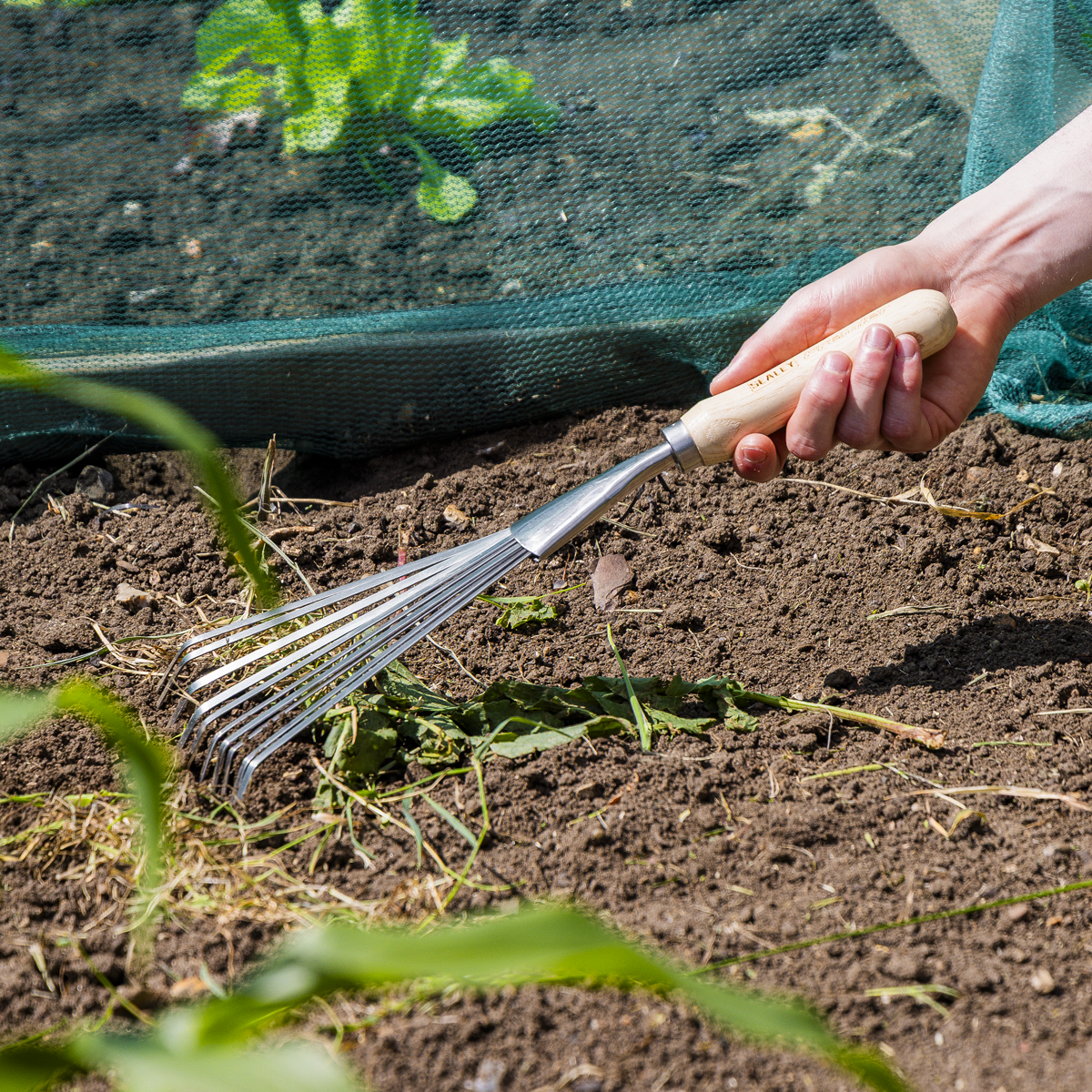 Sealey GTWH001 Premier Leaf Hand Rake with Ash Handle & Stainless Steel Tines - additional view 3