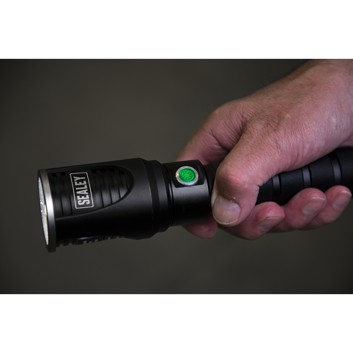 Sealey LED4493 Rechargeable Aluminium Torch with Adjustable Focus 20W SMD LED - additional view 4