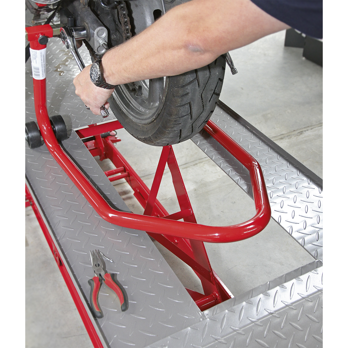 Sealey MC401 Hydraulic Motorcycle Lift 454kg Capacity - additional view 6