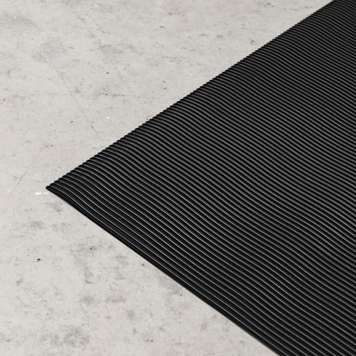 Sealey MCR10100 Ribbed Workshop Matting 1000 x 10000mm - Pack of 1 - additional view 6