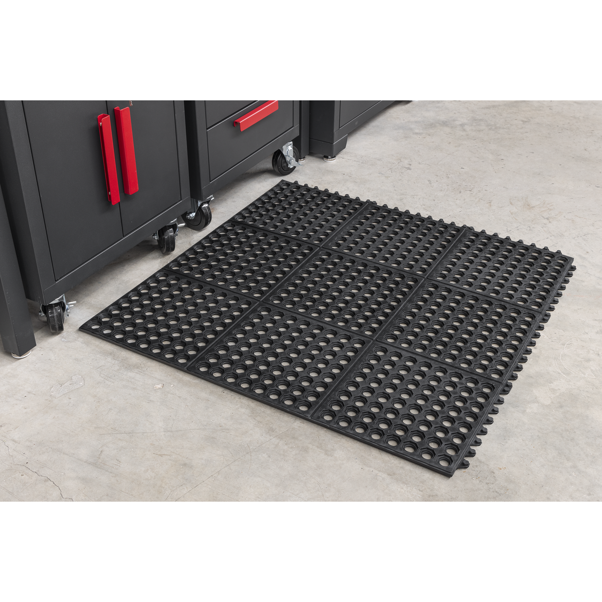 Sealey MIC9292 Interlocking Anti-Fatigue Matting 920 x 920mm - additional view 3