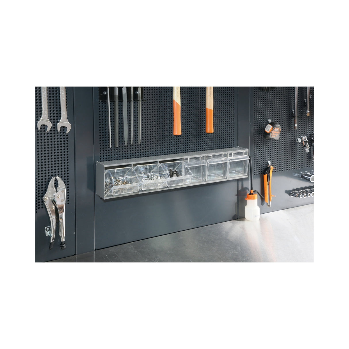 Beta Wall-Mounted Smallwares Holder With 6 Tote Trays - C55PFA-0,8 - PM/6C