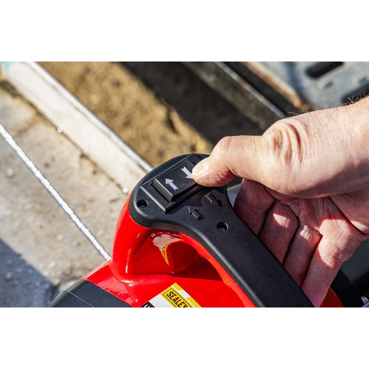 Sealey PPH500/230 Portable Handheld Winch 500kg Pulling Force 230V - additional view 6
