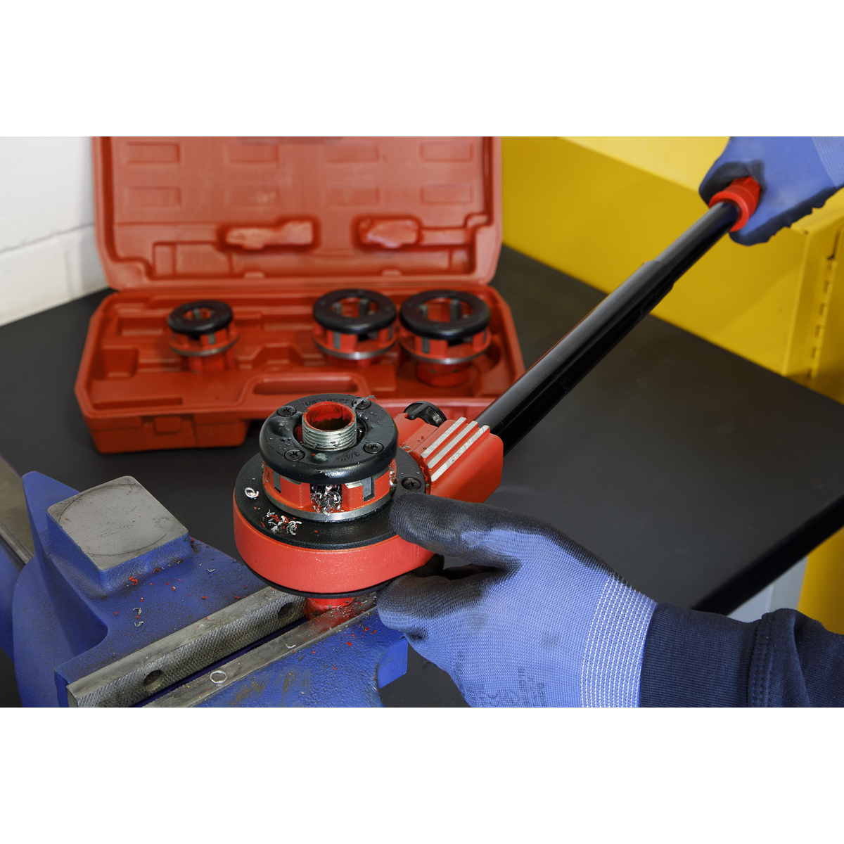 Sealey PTK991 Pipe Threading Kit 1/2" - 1-1/4"BSPT - additional view 3