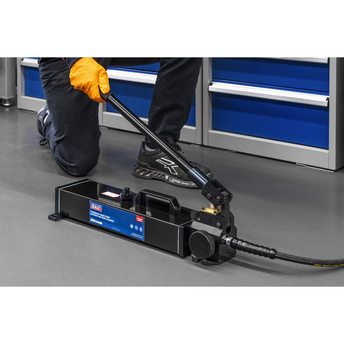 Sealey RE110 Hydraulic Hand Pump 10,000psi - additional view 4