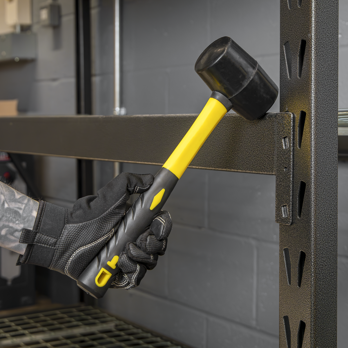Sealey RMB100 Premier Rubber Mallet with Fibreglass Shaft 1lb - additional view 3