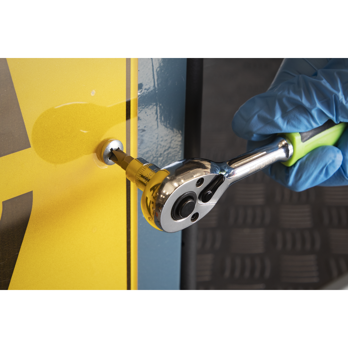 Sealey S01200 Siegen Pear-Head Ratchet Wrench with Flip Reverse 1/4"Sq Drive - additional view 3