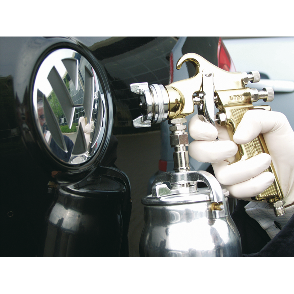 Sealey S701 Workshop Gold Series Suction Feed Spray Gun 1.8mm Set-Up - additional view 3