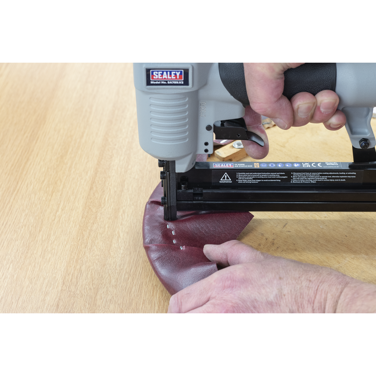 Sealey SA789 Air Staple Gun 13-32mm Capacity - additional view 2