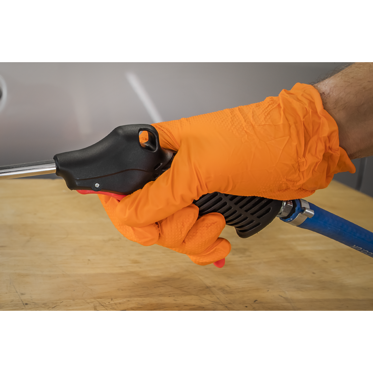 Sealey SA9131 Air Blow Gun 100mm with 1/4"BSP Air Inlet & Safety Nozzle - additional view 4