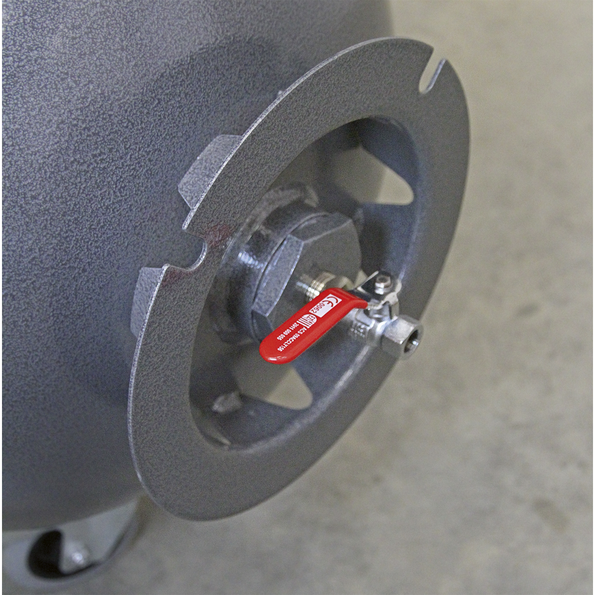 Sealey SAC3153B Premier 150L Belt Drive Air Compressor with Front Control Panel 3hp - additional view 3