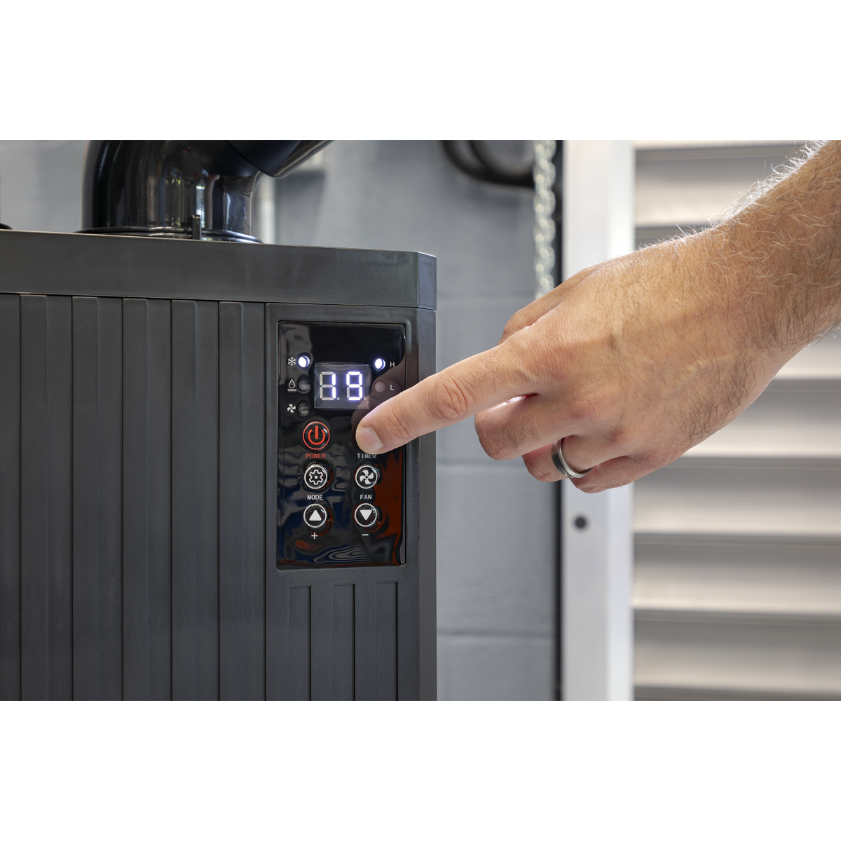 Sealey SAC8500 Industrial Spot Cooler Air Conditioner/Dehumidifier/Air Cooler 8,500Btu/hr (2.5kW) - additional view 3