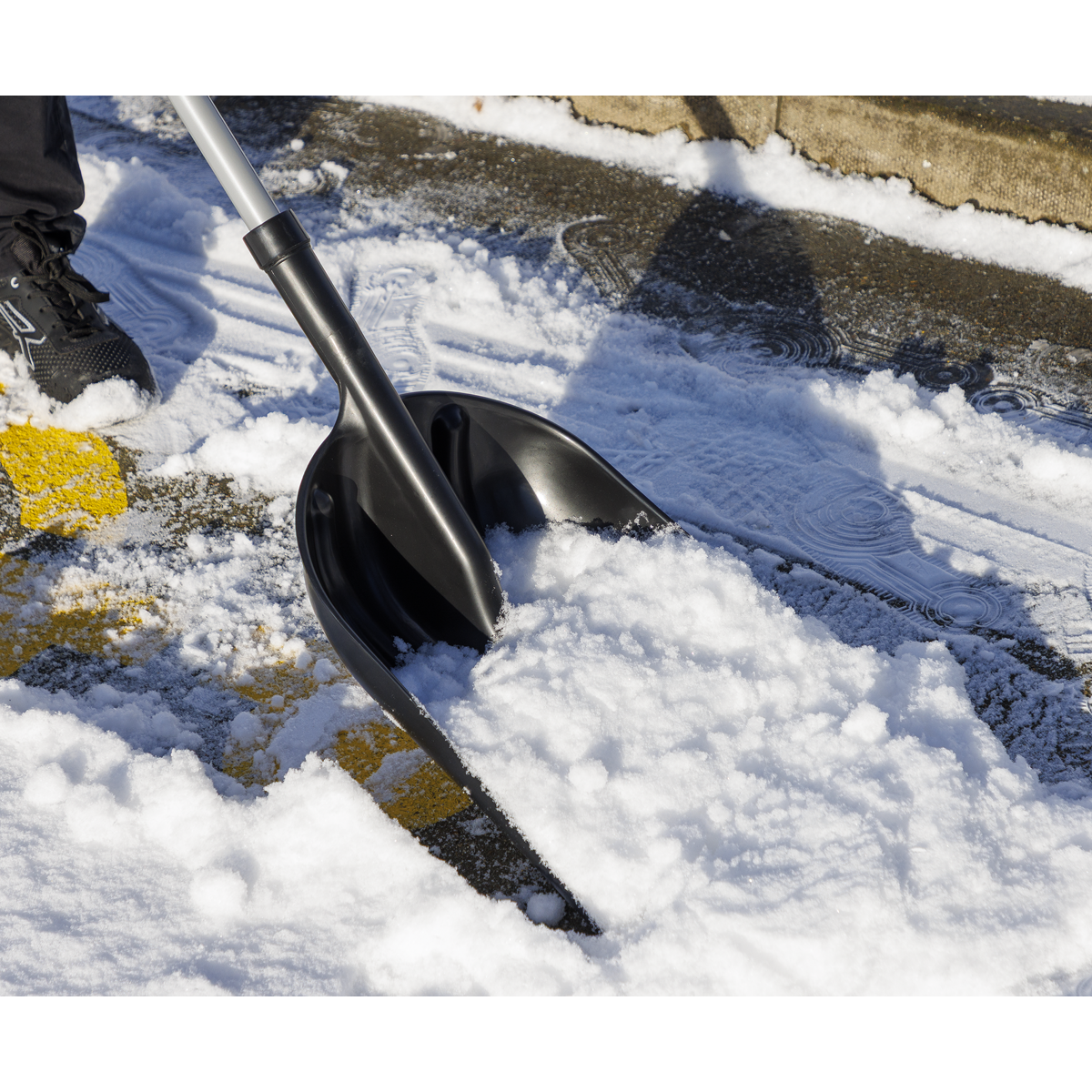 Sealey SS01 General-Purpose Shovel with 900mm Metal Handle - additional view 2