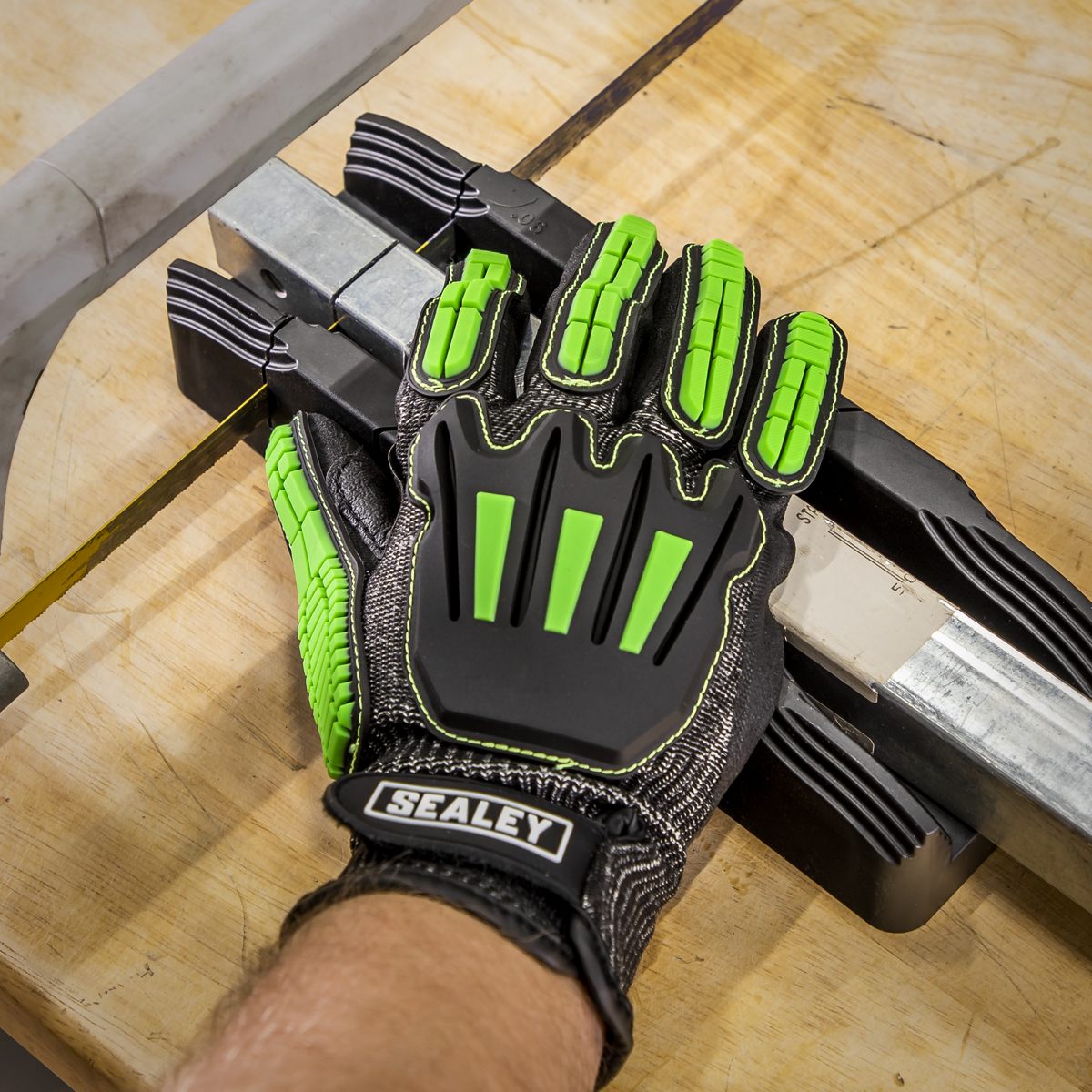 Sealey SSP39XL Cut & Impact Resistant Gloves, X-Large - Pair - additional view 5