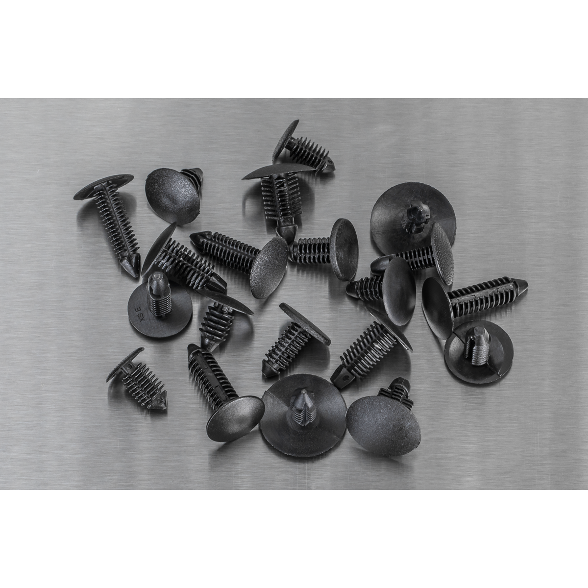 Sealey TCFT100AS Fir Tree Clip Assortment - Pack of 100 - additional view 2