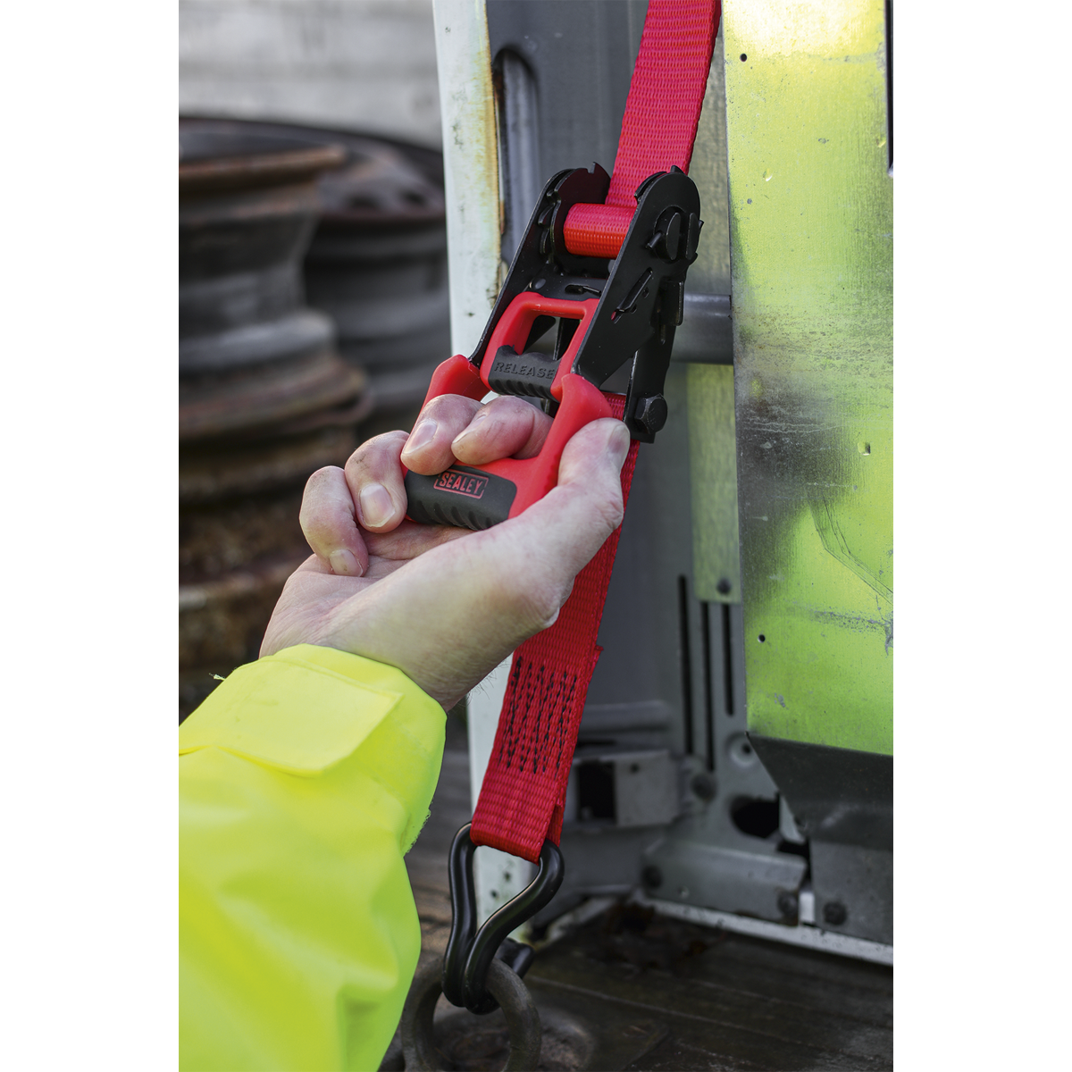 Sealey TD41248JD Ratchet Straps Polyester Webbing with J-Hooks 32mm x 4.9m 1200kg Breaking Strength - 2 - additional view 3