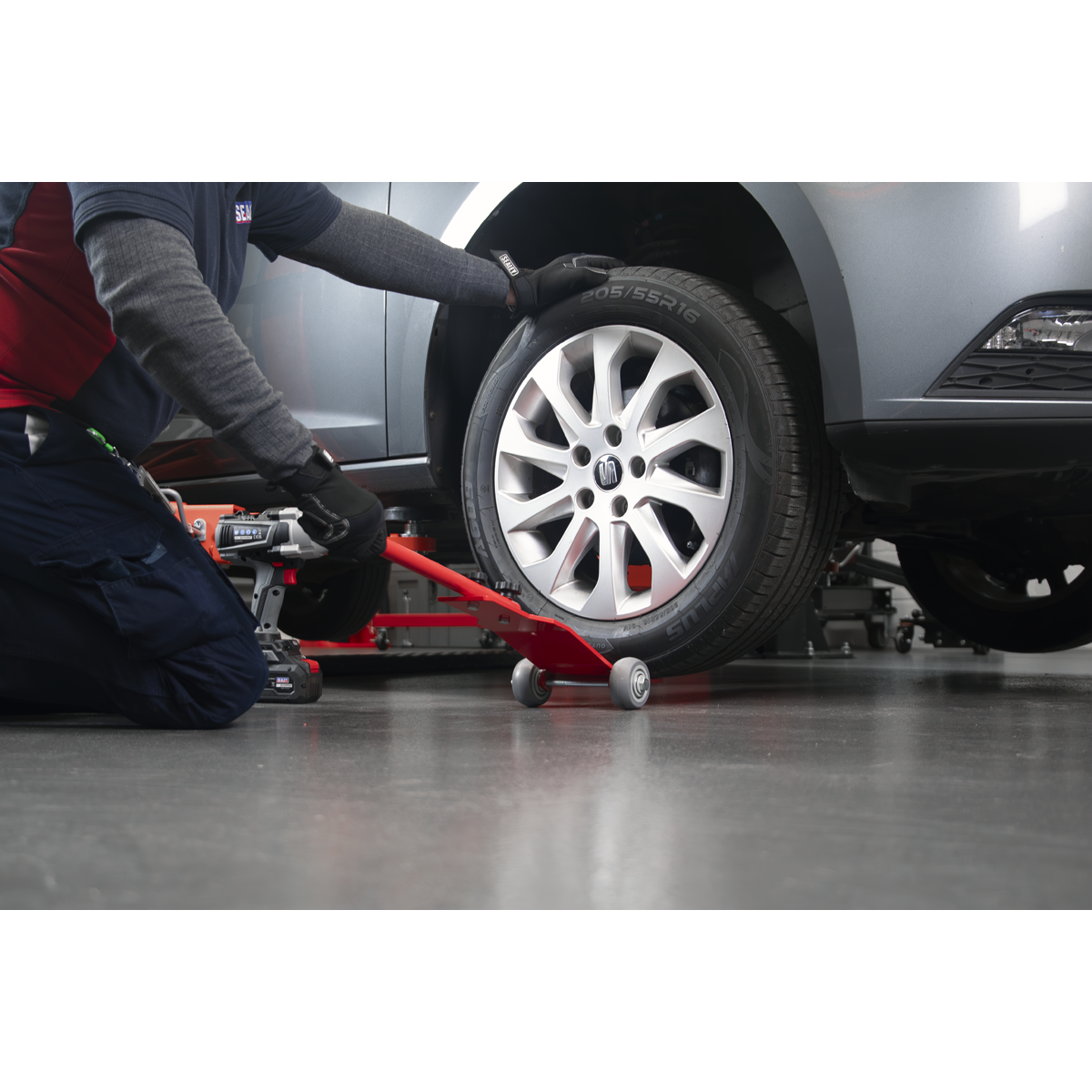 Sealey TJ02 Long Tyre Jack - additional view 4