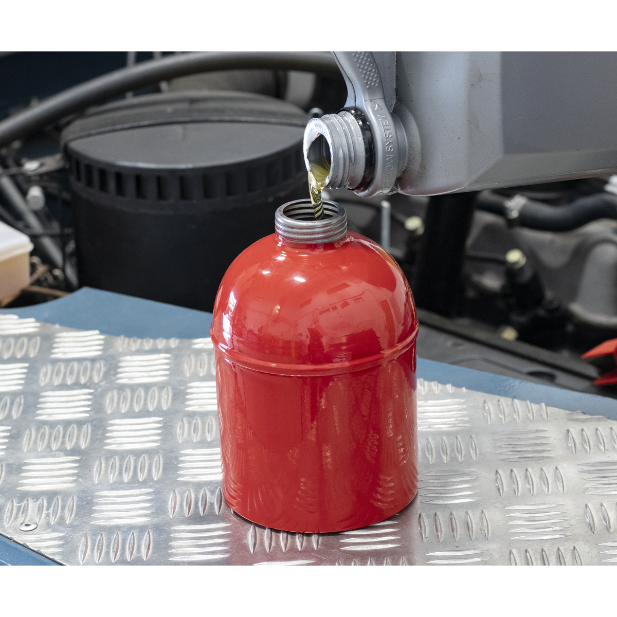 Sealey TP1000 Metal Oil Can with Flexible Spout 1000ml - additional view 6