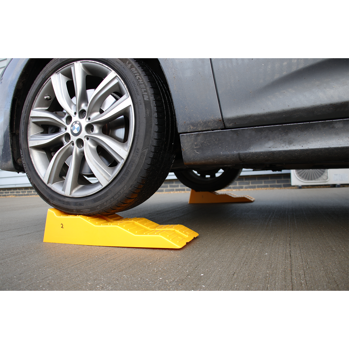 Sealey WL301 Levelling Ramps - 3-Stage 2.5 Tonne Capacity per Ramp 5 Tonne Capacity per Pair - additional view 3