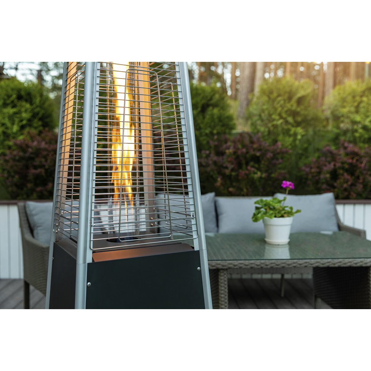 Dellonda Pyramid Gas Outdoor Garden Patio Heater 13kW Commercial & Home Use - DG98
