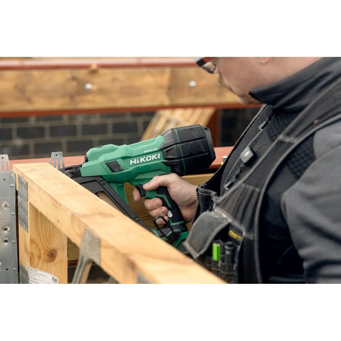 HiKOKI NR1838DKAJXZ 18V Brushless Metal Connector Nailer Kit – 2 x 5.0Ah Multi Volt Batteries - NR1838DKAJXZ - HiKOKI / Hitachi Power Tools UK - Trade Counter Direct