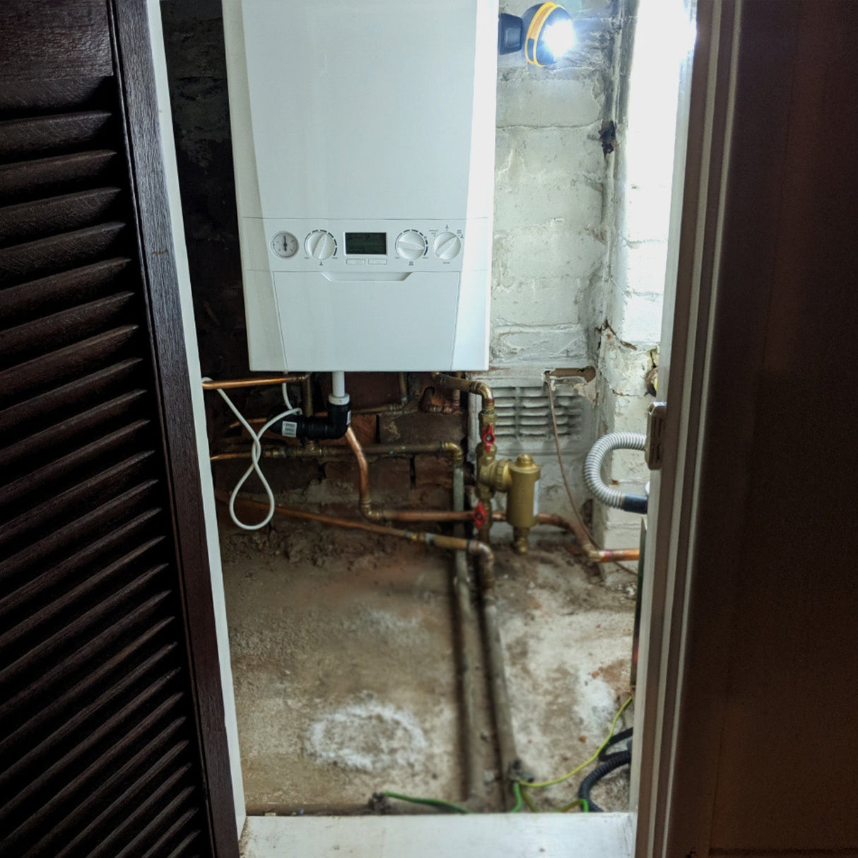 JCB Magnetic Swivel Base Work Light - JCB-WL-GLOBE - JCB Work Lights - Trade Counter Direct