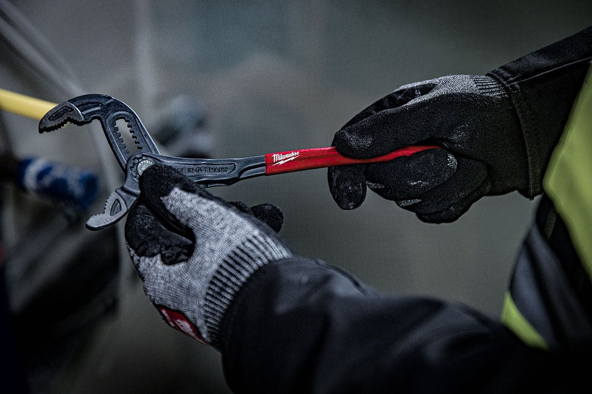 Milwaukee 250mm Adjustable Water Pump Pliers - 4932492459 - Milwaukee Tools UK - Trade Counter Direct