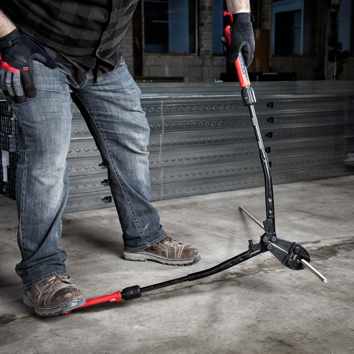 Milwaukee 4932464851 Extendable Bolt Cutters 24"/30" - 4932464851 - Milwaukee Tools UK - Trade Counter Direct