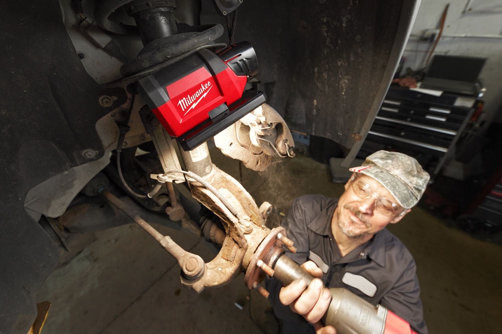 Milwaukee M12PAL - 0 M12 Pivot Area Light - M12PAL-0 - Milwaukee Tools UK - Trade Counter Direct