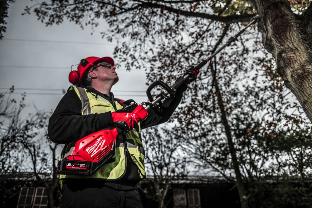 Milwaukee M18FOPH - CSA Quik - Lok Chainsaw Attachment - M18FOPH-CSA - Milwaukee Tools UK - Trade Counter Direct