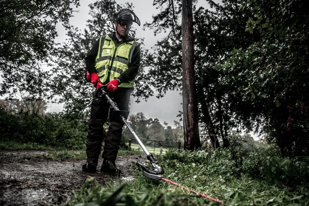Milwaukee M18FOPH - HTA Hedge Trimmer Attachment - M18FOPH-HTA - Milwaukee Tools UK - Trade Counter Direct