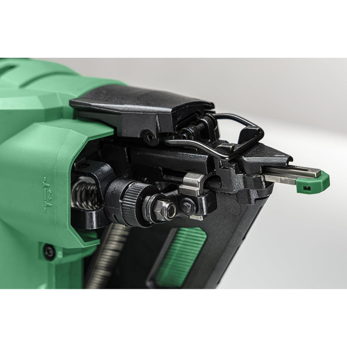 Hikoki 18V 15GA Brushless Angled Finish Nailer 2 x 2.0Ah batteries, charger and Case - NT1865DAAJXZ